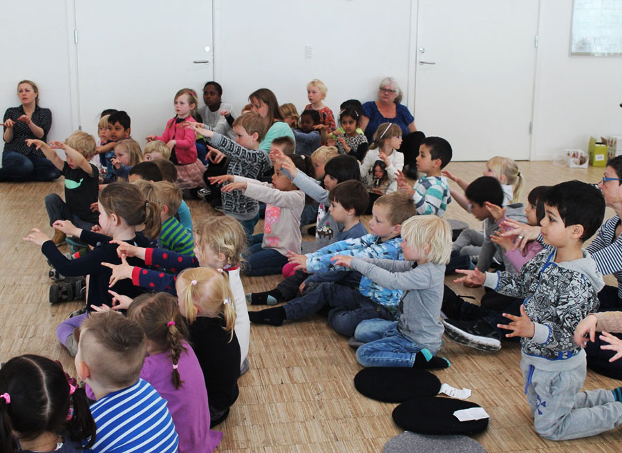 I alt 140 børn fra Værebroparken, Urbanplanen og Lundtoftegade i København har deltaget i Genklanges tremånedersforløb om klassisk musik i 2016. Foto: Genklange