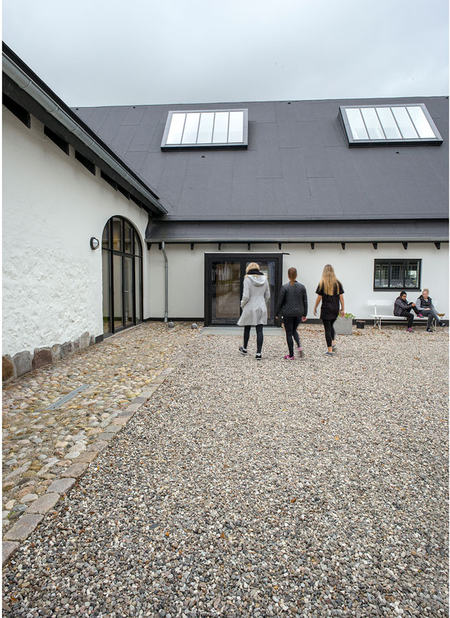Rødding er ikke bare Danmarks ældste folkehøjskole, men også verdens allerførste af sin art. Foto: Jens Lindhe