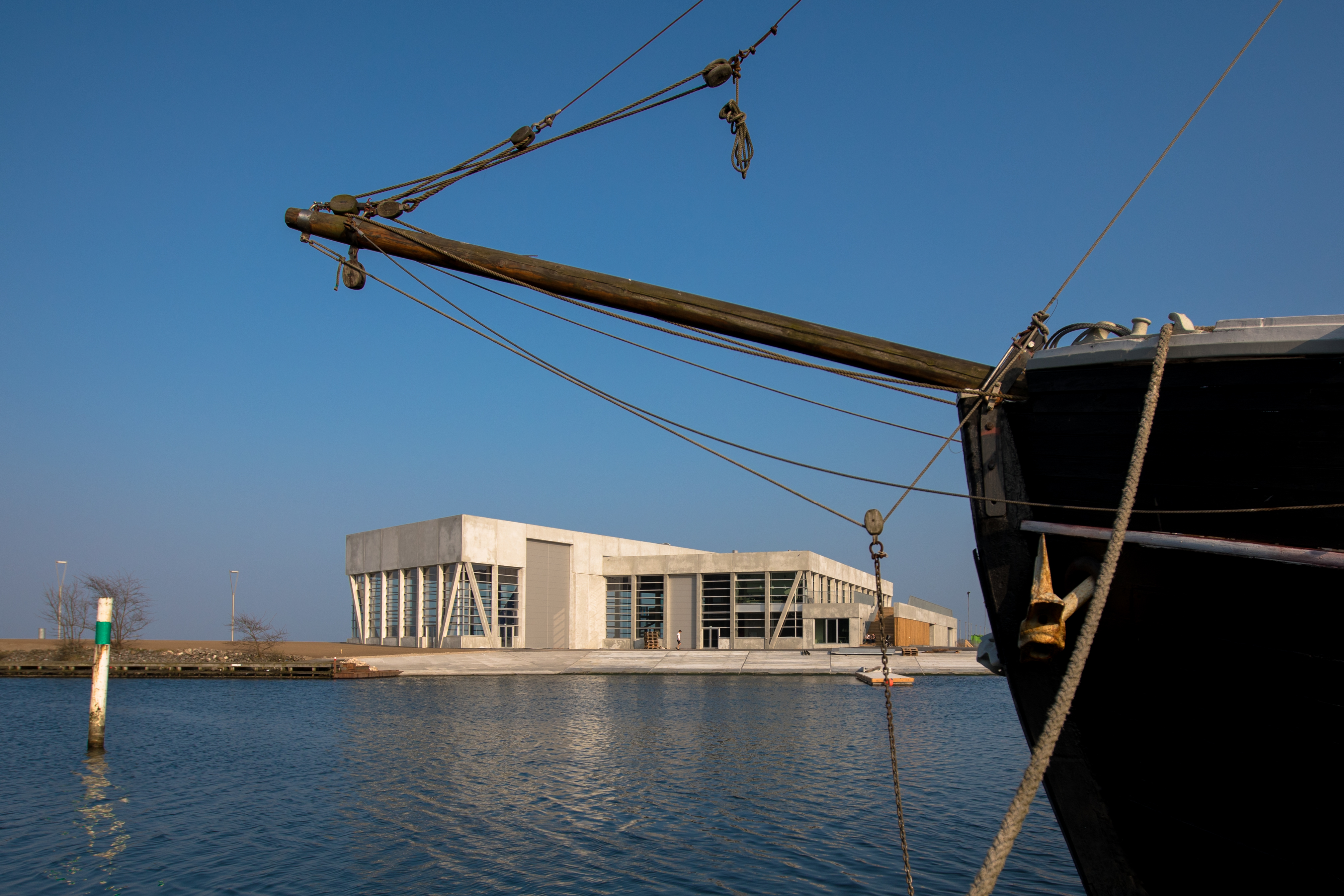 Det nye center ligger optimalt ved indsejlingen til lystbåde- og træskibshavnen i Aarhus Ø. Foto: Peter Brøgger