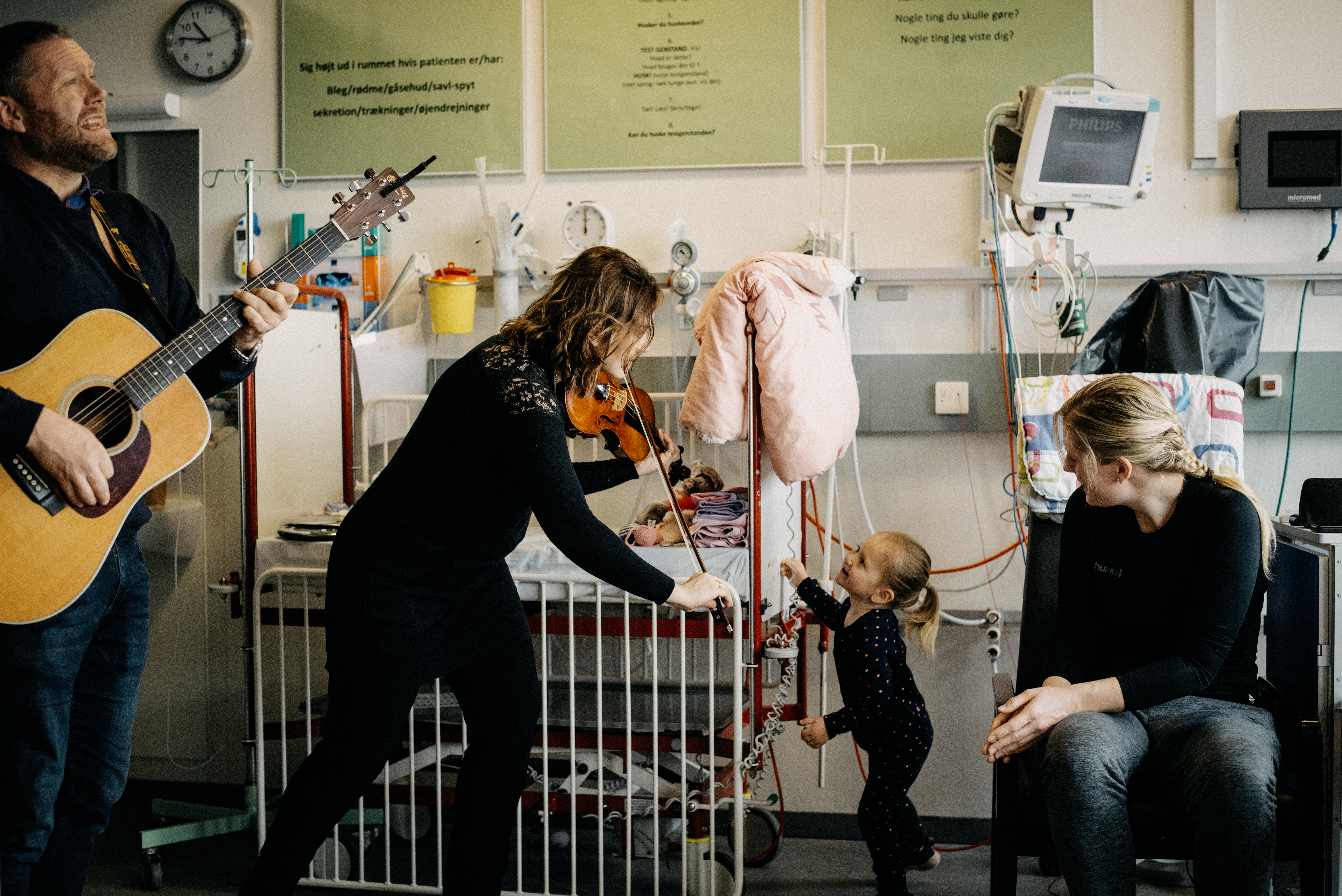 MusikBeRiget har siden 2009 afholdt små koncerter for børn indlagt på Rigshospitalet. Foto: Pamela Morales